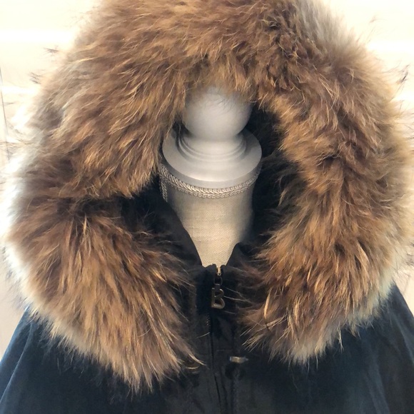 🎿Bogner black ski jacket. Two way front zipper. Removable fur collar. Classic⛷ - Picture 2 of 10